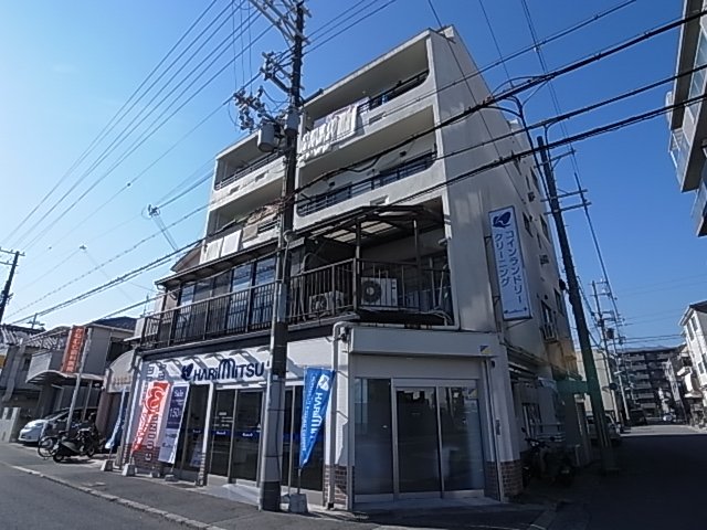 林マンションの外観