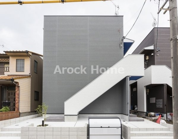 柴田駅より徒歩8分 築9年5ヶ月 2階建の賃貸物件