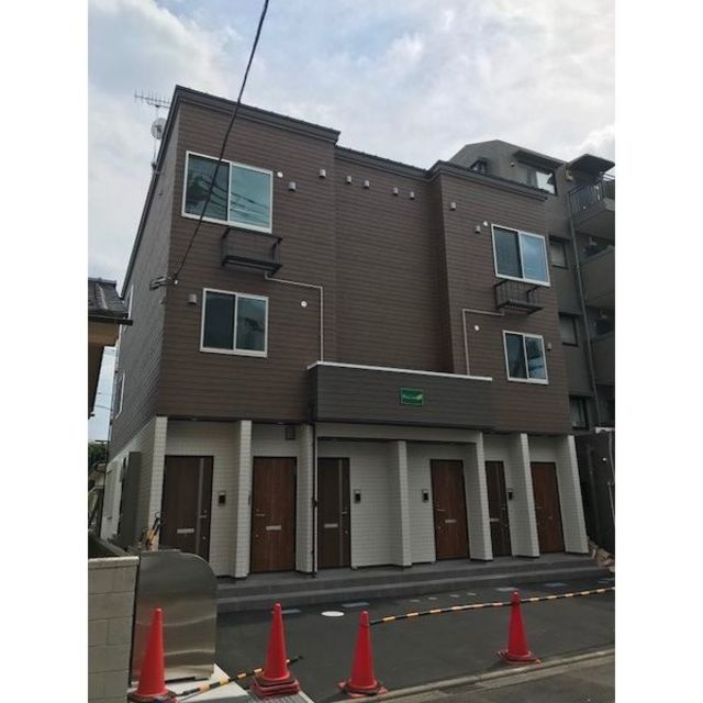 河辺駅より徒歩8分 築8年3ヶ月 3階建の賃貸物件