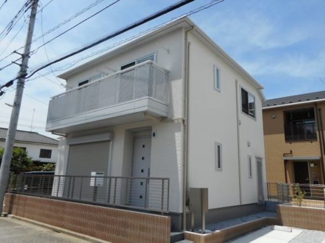 万願寺駅より徒歩4分 築8年1ヶ月 2階建の賃貸物件