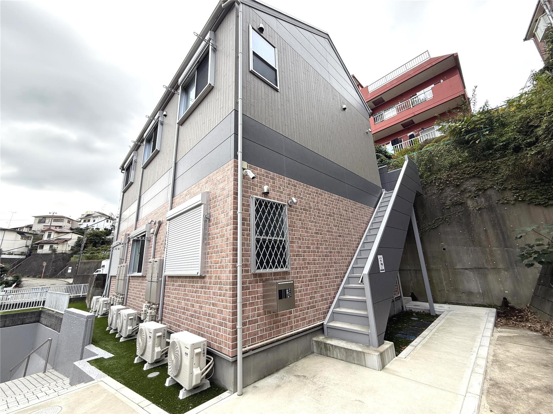 井土ヶ谷駅より徒歩15分 築2年11ヶ月 2階建の賃貸物件