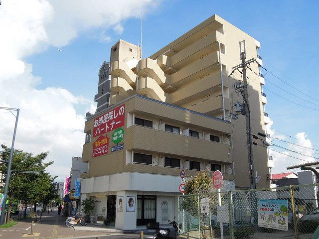 久宝寺駅より徒歩2分 築36年4ヶ月 8階建の賃貸物件