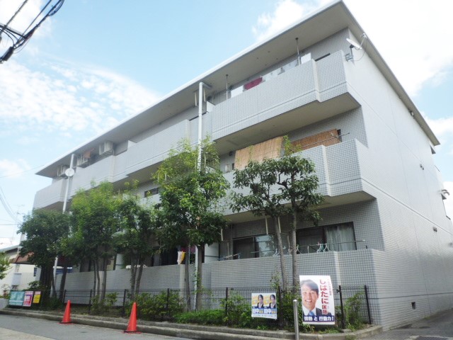 八尾駅より徒歩8分 築36年10ヶ月 3階建の賃貸物件