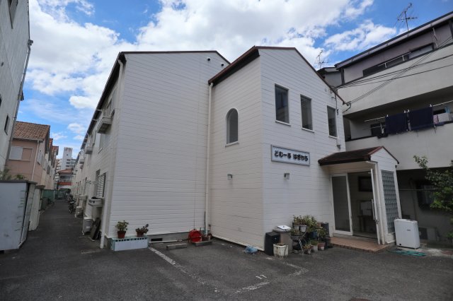 八尾南駅より徒歩15分 築37年10ヶ月 2階建の賃貸物件