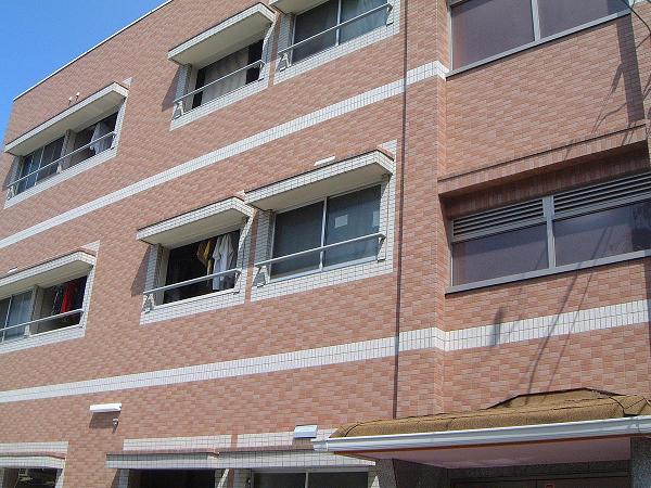 久宝寺口駅より徒歩6分 築30年9ヶ月 3階建の賃貸物件