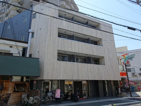 近鉄八尾駅より徒歩5分 築9年 4階建の賃貸物件