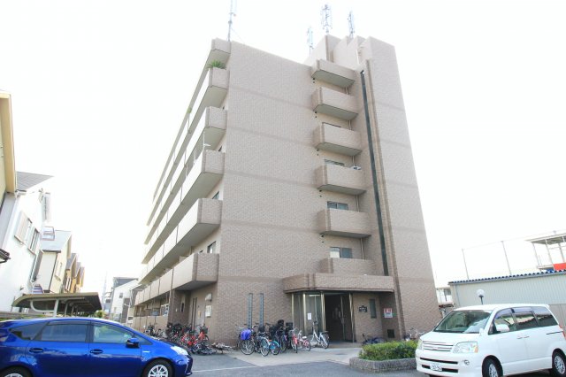 八尾駅より徒歩19分 築34年5ヶ月 6階建の賃貸物件