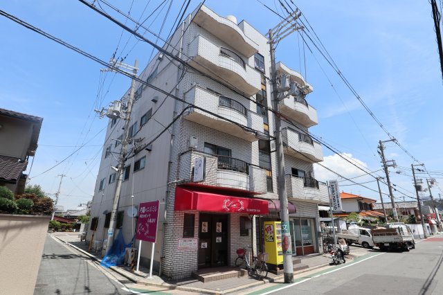 加美駅より徒歩16分 築38年10ヶ月 4階建の賃貸物件