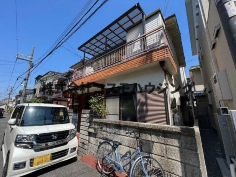 近鉄八尾駅より徒歩8分 築60年1ヶ月 2階建の賃貸物件