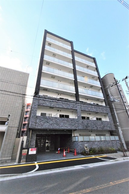 八尾駅より徒歩9分 築6年5ヶ月 8階建の賃貸物件