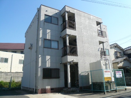 志紀駅より徒歩4分 築34年 3階建の賃貸物件