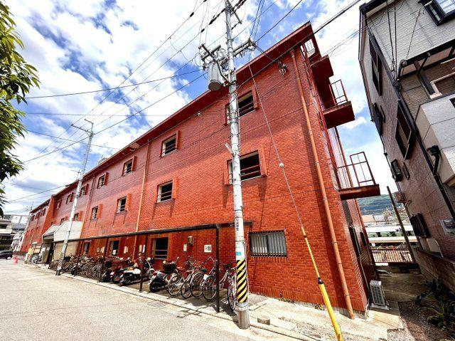 高安駅より徒歩3分 築38年10ヶ月 3階建の賃貸物件