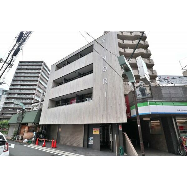 近鉄八尾駅より徒歩5分 築9年4ヶ月 4階建の賃貸物件