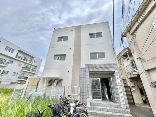 近鉄八尾駅より徒歩16分 築37年7ヶ月 3階建の賃貸物件