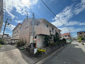 高安駅より徒歩9分 築32年8ヶ月 2階建の賃貸物件