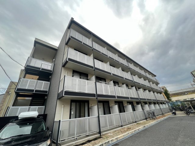 天下茶屋駅より徒歩11分 築18年 4階建の賃貸物件