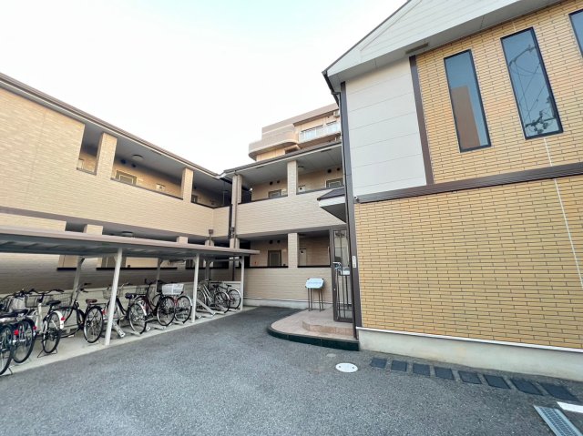 北加賀屋駅より徒歩10分 築22年2ヶ月 2階建の賃貸物件