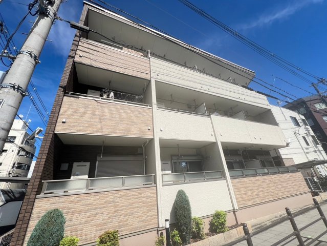 玉出駅より徒歩7分 築9年8ヶ月 3階建の賃貸物件
