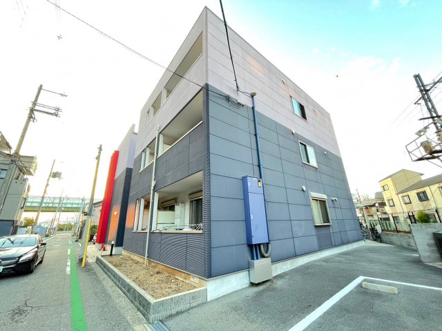 花園町駅より徒歩13分 築8年10ヶ月 3階建の賃貸物件