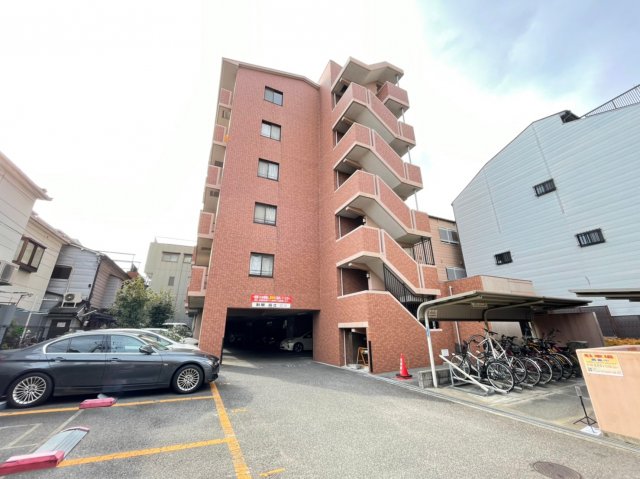 岸里駅より徒歩4分 築23年4ヶ月 6階建の賃貸物件
