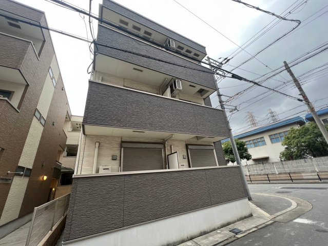 北加賀屋駅より徒歩8分 築10年10ヶ月 3階建の賃貸物件