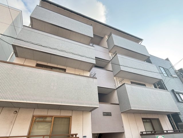 岸里玉出駅より徒歩5分 築26年10ヶ月 4階建の賃貸物件