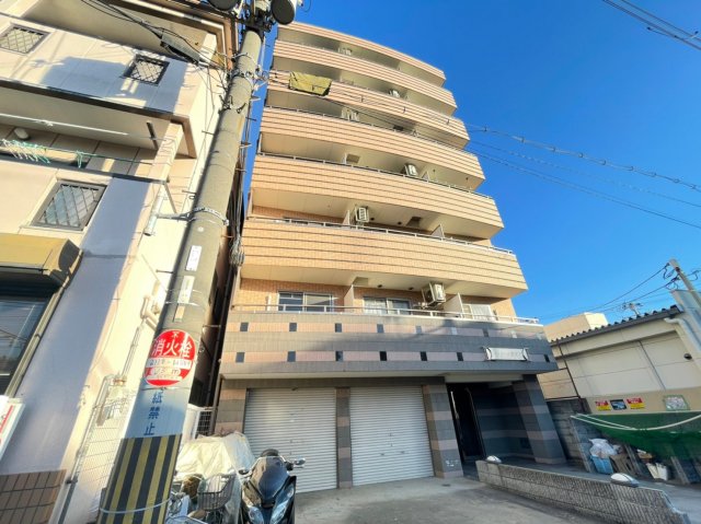 天下茶屋駅より徒歩7分 築20年2ヶ月 7階建の賃貸物件