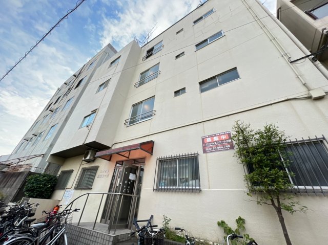 岸里駅より徒歩10分 築55年8ヶ月 4階建の賃貸物件