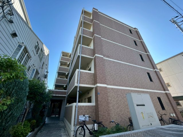 天下茶屋駅より徒歩11分 築20年6ヶ月 5階建の賃貸物件