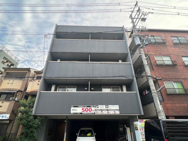 玉出駅より徒歩8分 築8年6ヶ月 4階建の賃貸物件