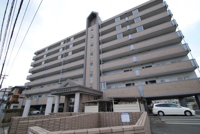 井尻駅より徒歩21分 築32年4ヶ月 8階建の賃貸物件