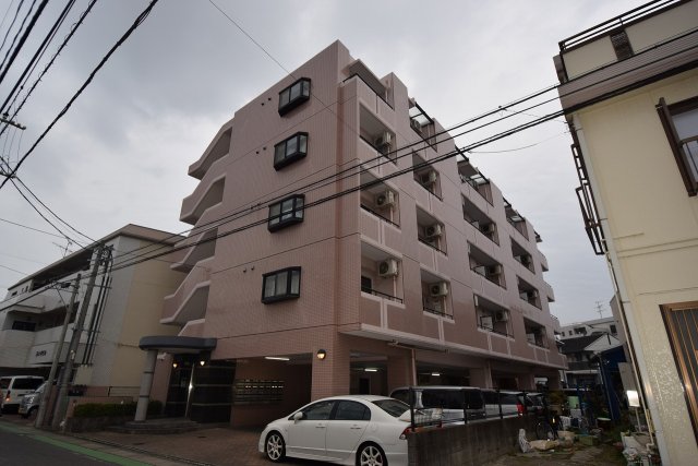 井尻駅より徒歩10分 築27年 5階建の賃貸物件