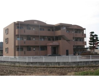 大野下駅より徒歩30分 築12年8ヶ月 3階建の賃貸物件