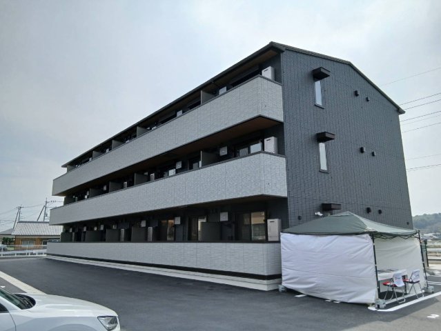新玉名駅より徒歩21分 新築 3階建の賃貸物件