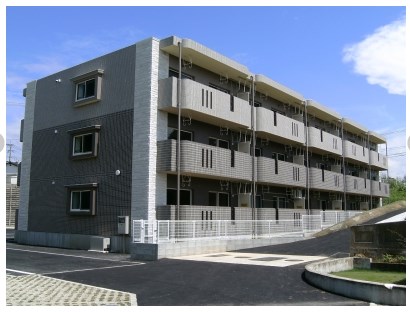 南荒尾駅より徒歩1分 築18年3ヶ月 3階建の賃貸物件