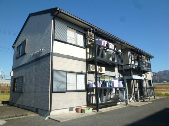 近江長岡駅より徒歩12分 築28年5ヶ月 2階建の賃貸物件