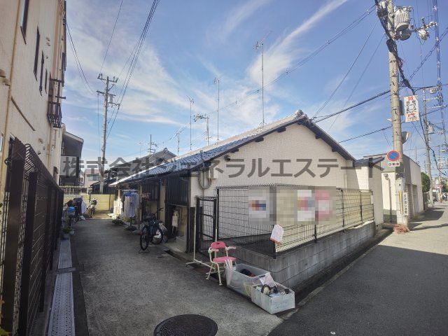 寝屋川市駅より徒歩5分 築74年8ヶ月 1階建の賃貸物件