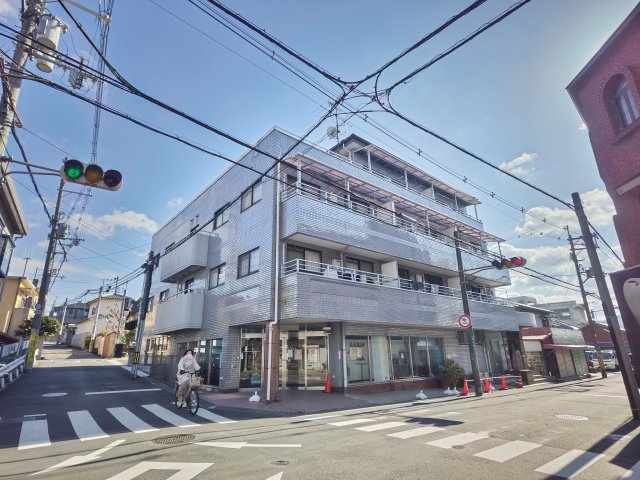 コンフェリア秦307の外観
