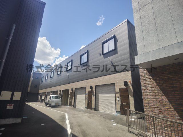 寝屋川市駅より徒歩27分 築2年6ヶ月 2階建の賃貸物件