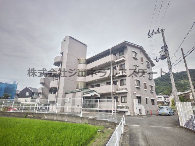 四条畷駅より徒歩10分 築31年 4階建の賃貸物件