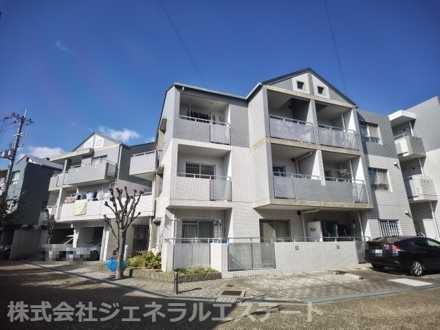 寝屋川市駅より徒歩5分 築31年 3階建の賃貸物件