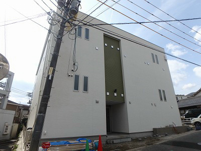 上安駅より徒歩5分 築8年10ヶ月 2階建の賃貸物件