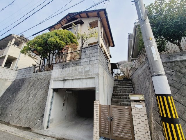 安芸中野駅より徒歩10分 築39年4ヶ月 2階建の賃貸物件