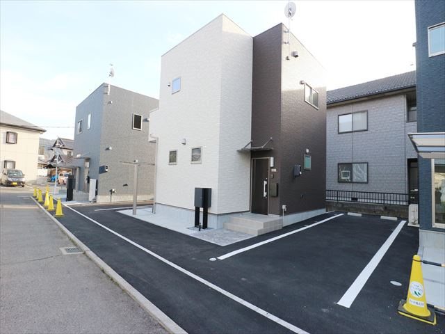 安芸矢口駅より徒歩17分 築2年1ヶ月 2階建の賃貸物件