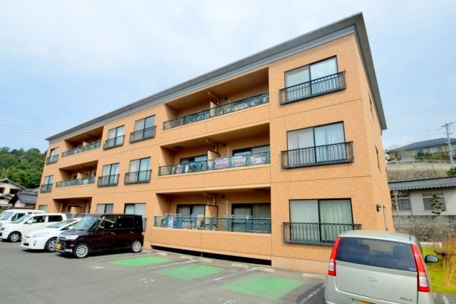  築24年11ヶ月 3階建の賃貸物件