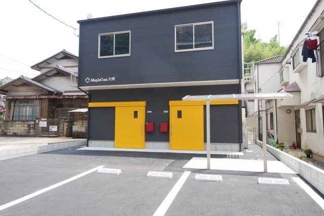  築6年 2階建の賃貸物件