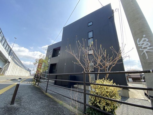 賀茂駅より徒歩5分 築13年5ヶ月 2階建の賃貸物件