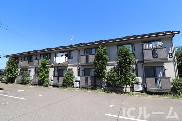 直江津駅よりバス13分 徒歩5分 築20年5ヶ月 2階建の賃貸物件