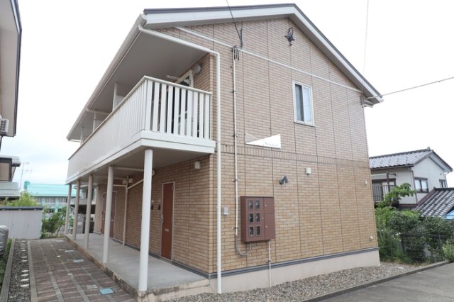 糸魚川駅よりバス6分 徒歩4分 築17年10ヶ月 2階建の賃貸物件