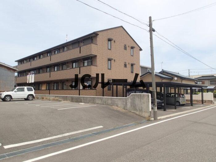 柏崎駅よりバス4分 徒歩8分 築13年9ヶ月 3階建の賃貸物件